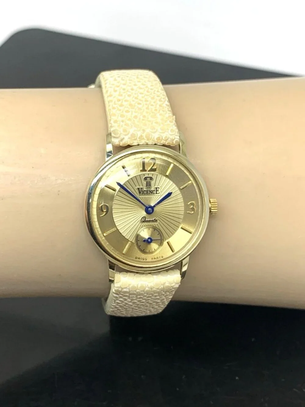 Vicence Women's Watch Swiss Quartz 14K Yellow Gold Case Leather Strap 26mm